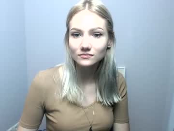 Nude cam girl gilliana_mo image #286399