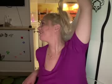 Nude cam girl kiradivine image #3668930