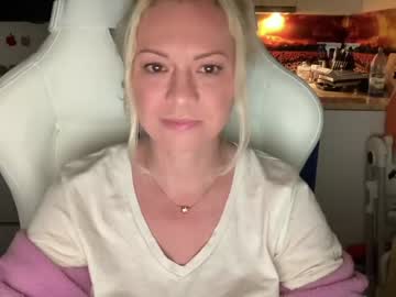 Nude cam girl kiradivine image #4383491