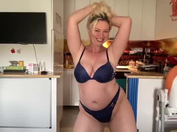 Nude cam girl kiradivine image #4552955