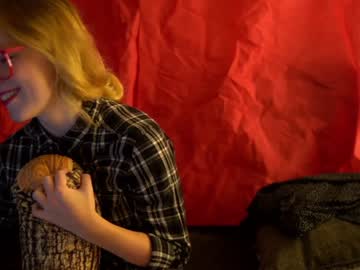Nude cam girl crimsonxrapture image #361415