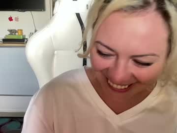 Nude cam girl kiradivine image #4567763