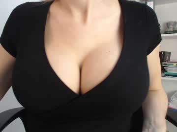 Nude cam girl eat_mee_out image #1830557