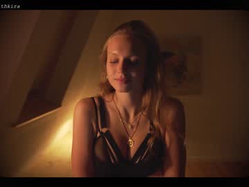 Nude cam girl chillwithkira image #1839316