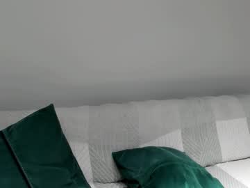 Nude cam girl aria_diaz image #3840998
