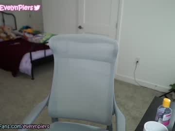 Nude cam girl evelynpiers image #1936040