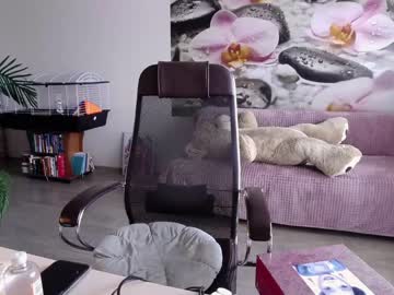 Nude cam girl jennycutey image #4544687