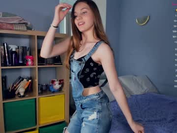 Nude cam girl youne_and_beautiful image #4437198