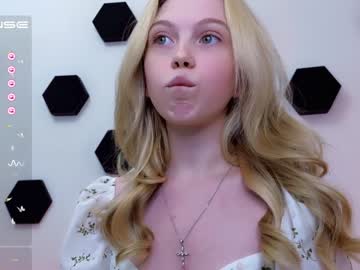 Nude cam girl small_blondee image #4394989
