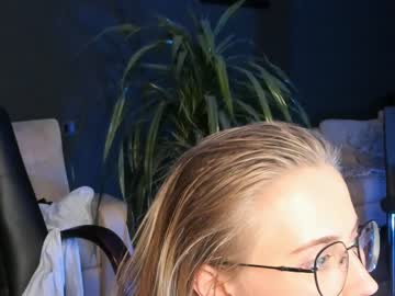 Nude cam girl linellali image #2851376