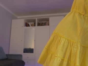 Nude cam girl _blackbee_ image #2386354
