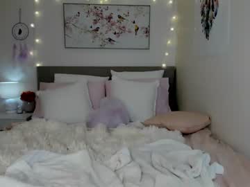 Nude cam girl xolunarae image #4460683