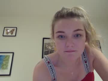 Nude cam girl redroseldn image #3734851
