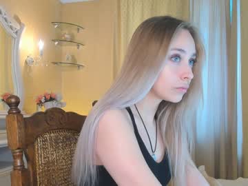 aragranger nude girls camming