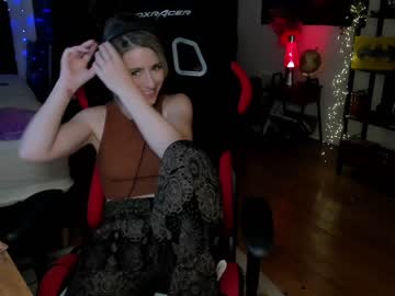 Nude cam girl kimilee22 image #5199701