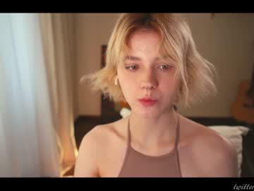 Nude cam girl luna_ai image #2268618