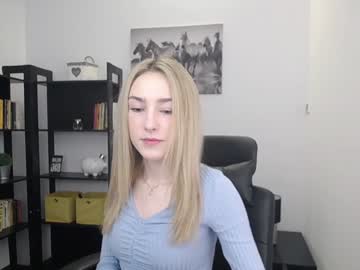 Nude cam girl little_e_mily image #1235673