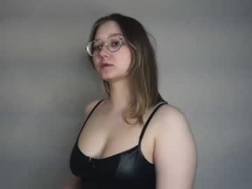 Nude cam girl moon_milking image #5714818