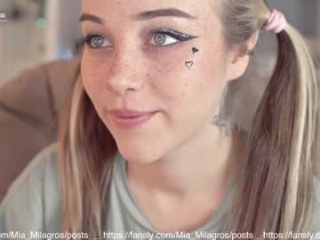 Nude cam girl mia_milagros image #2430580