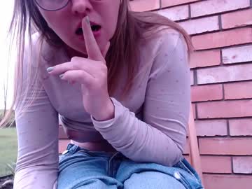 Nude cam girl juicy_peach88 image #2009386