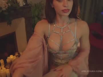 Nude cam girl lucieoude_ image #3177283