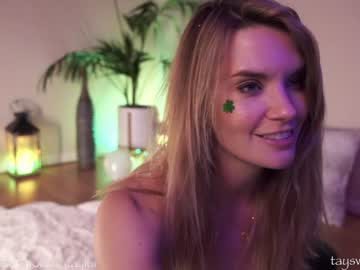 Nude cam girl phoenix_taylor image #3943492