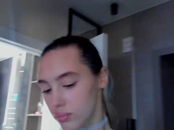 Nude cam girl angella_kleee image #5447332