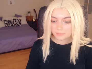 Nude cam girl jenny_newee image #258374