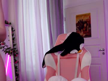 Nude cam girl holliwould_ image #4332675