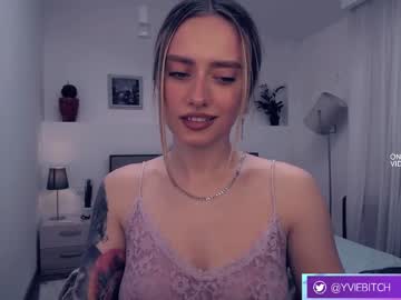 Nude cam girl _yvie_ image #4859758