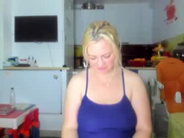 Nude cam girl kiradivine image #3268542
