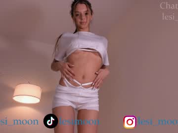 Nude cam girl lesi_moon image #6301320