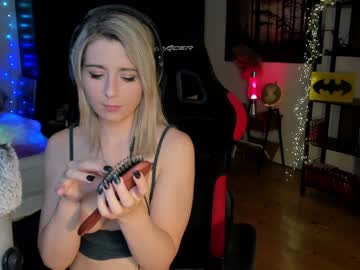 Nude cam girl kimilee22 image #4876796