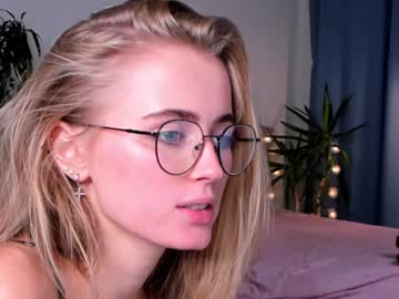 Nude cam girl linellali image #2672245