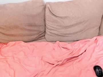 Nude cam girl ai_lyn image #3325367