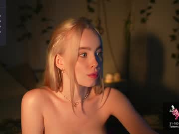Nude cam girl mother__of__dragons image #5566108