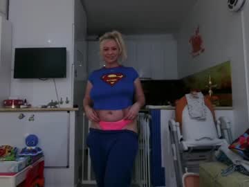 Nude cam girl kiradivine image #3490079