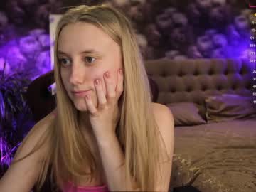 Nude cam girl angeellina image #3117600