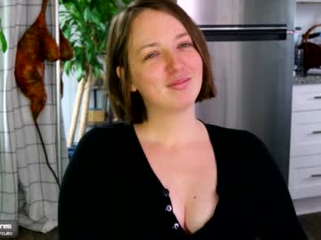 Nude cam girl maeveminx image #4112103