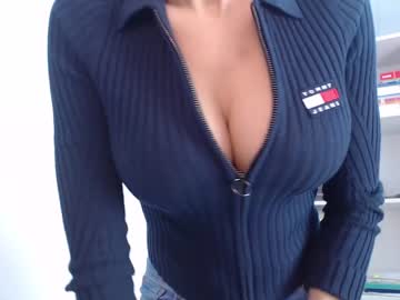 Nude cam girl drink_my_juices image #1096351