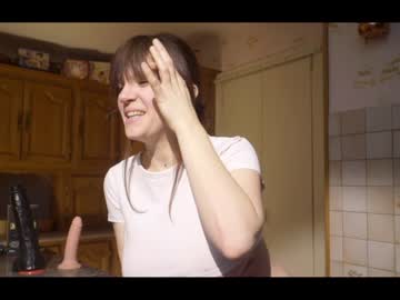 Nude cam girl claire_moulin image #3801640