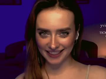 Nude cam girl _yvie_ image #494879