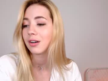 Nude cam girl emmi_rosee image #1378694