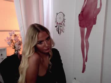 Nude cam girl shy_zorii image #1398088