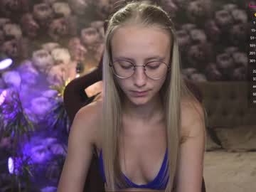 Nude cam girl angeellina image #2155323