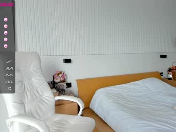 Nude cam girl hee_jin image #1699277