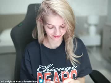 Nude cam girl smileyouarehere image #4434366
