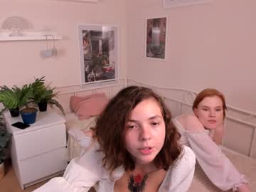 Nude cam couple trix_girls image #2731280
