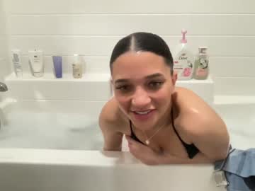 Nude cam girl ittybity115598 image #3600473