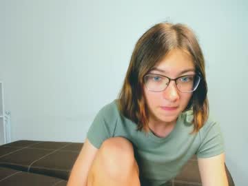 Nude cam girl emma__ellis image #2260032